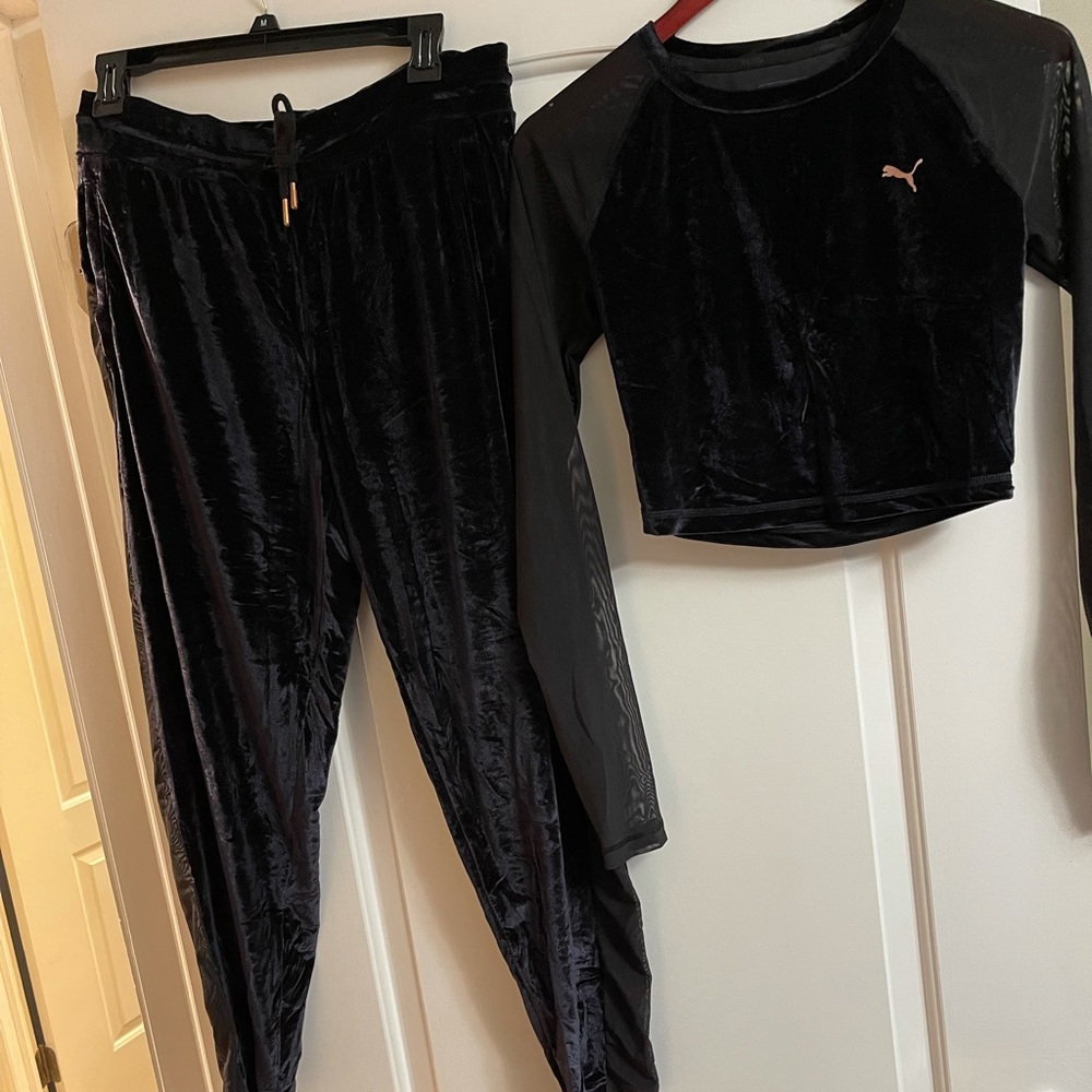 Puma Women’s Velour Mesh Navy Blue and Black Mesh Cropped Top Joggers SET